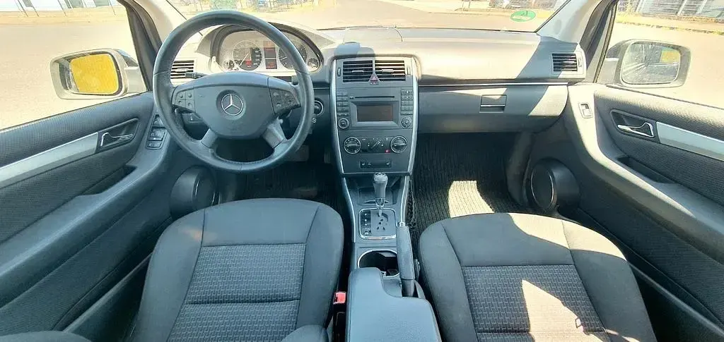 Gebraucht Mercedes B150 95 PS (69 kW) 2009 Schwarz Van / Kleinbus