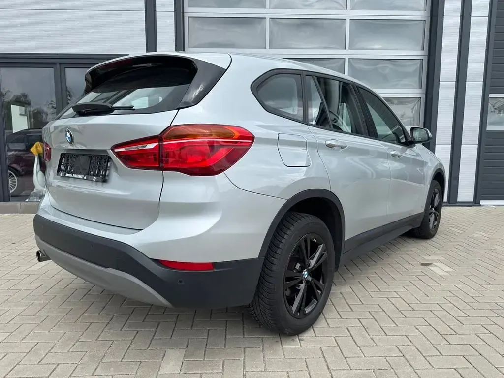 Gebraucht BMW X1 140 PS (102 kW) 2017 Glaciersilber SUV