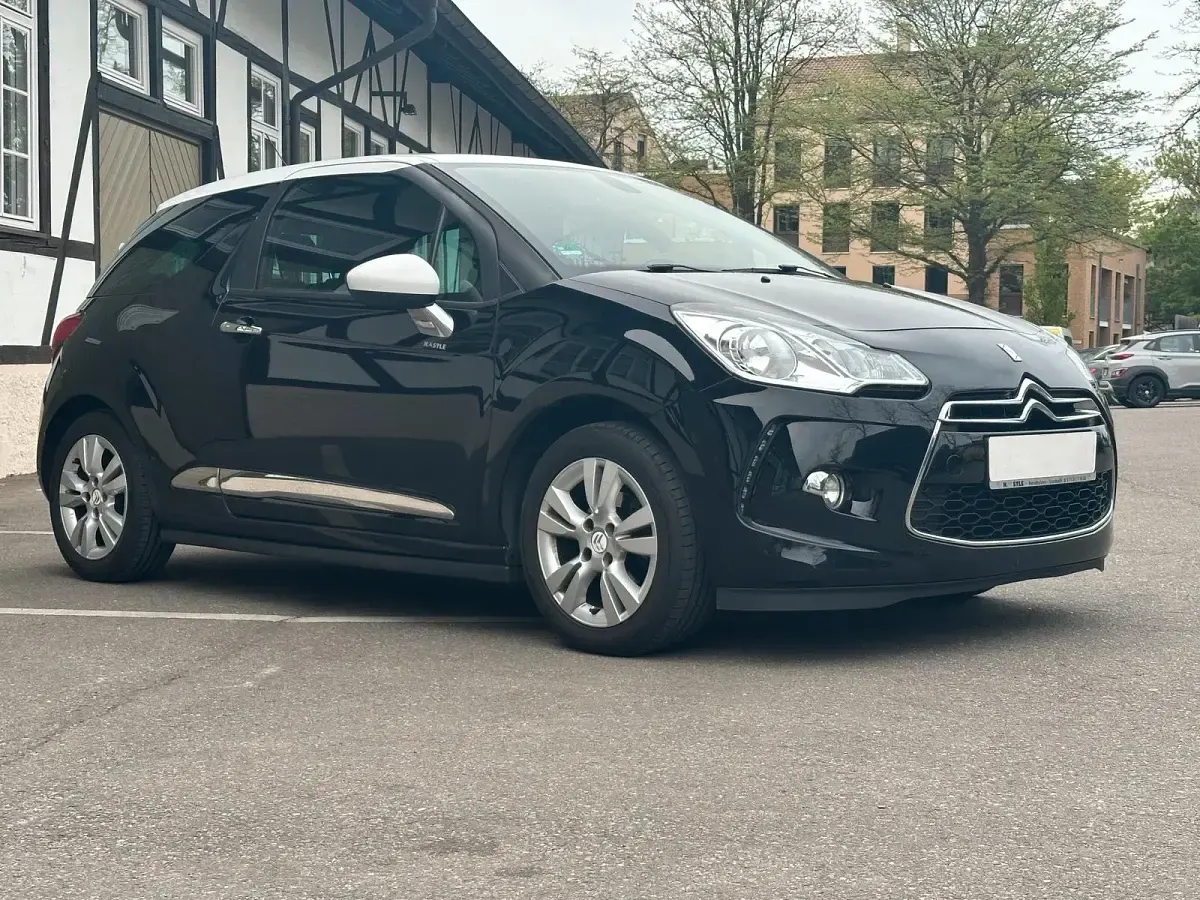 Gebraucht Citroën DS3 120 PS (88 kW) 2015 Schwarz Kleinwagen