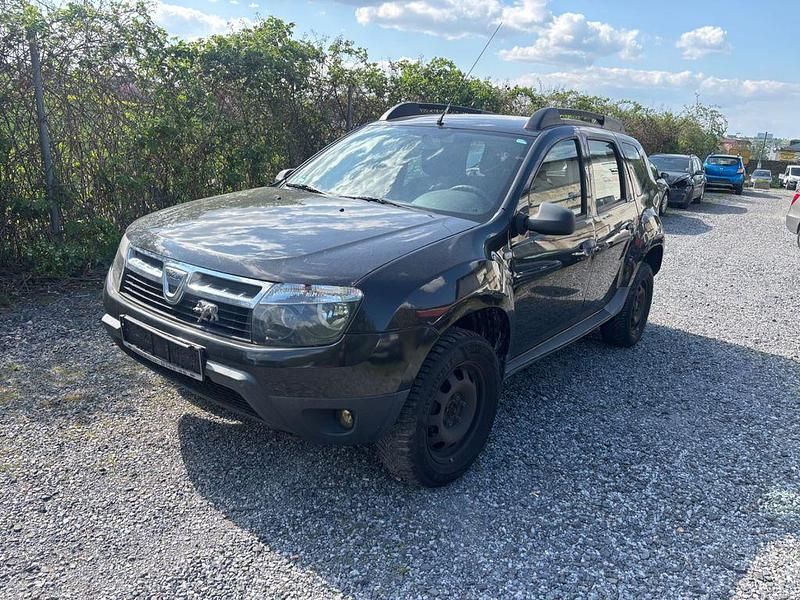 Second-hand Dacia Duster Celebration 105 CP (77 kW) 2013 Negru SUV
