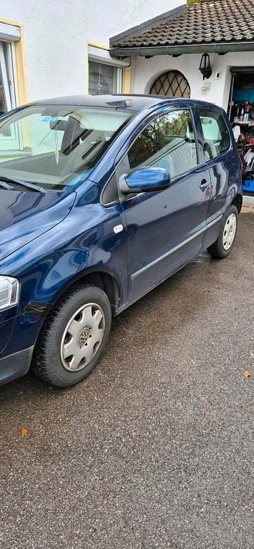 Second-hand VW Fox 75 CP (55 kW) 2006 Albastru Hatchback