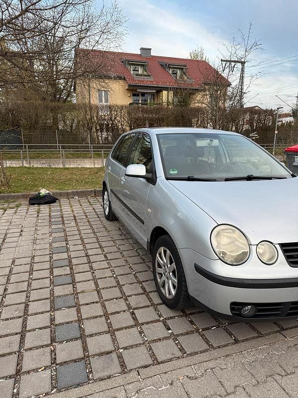 Gebraucht VW Polo 64 PS (47 kW) 2004 Silber Kleinwagen