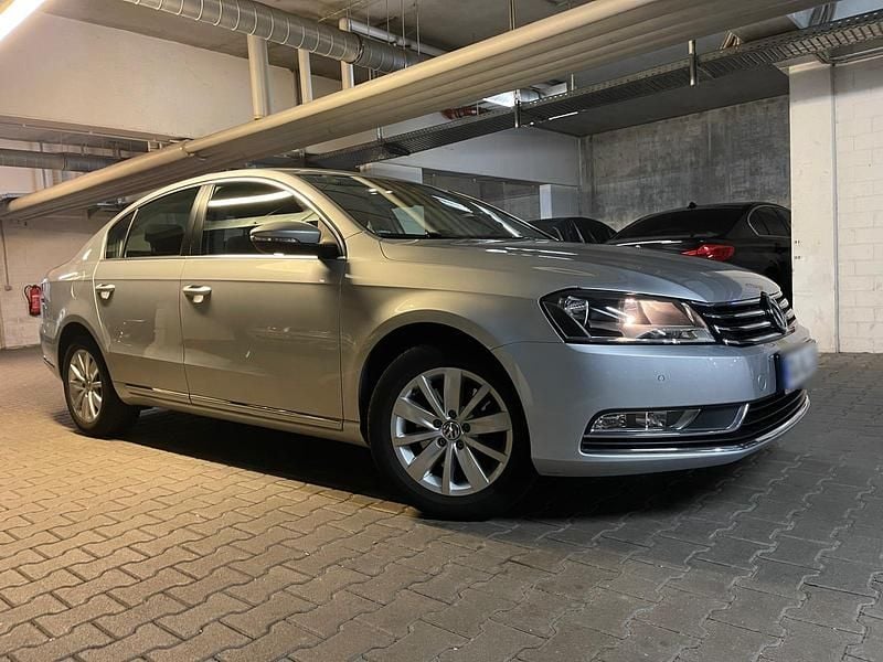 Gebraucht VW Passat 122 PS (89 kW) 2013 Silber Limousine