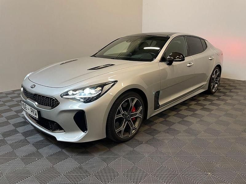 Silber Gebraucht 2019 Kia Stinger 3 Kleinwagen | 30.990 € (Guter Preis) - Bild 1/4