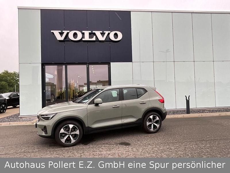 Grün Gebraucht 2024 Volvo XC40 Core SUV | 34.900 € (Guter Preis) - Bild 1/4