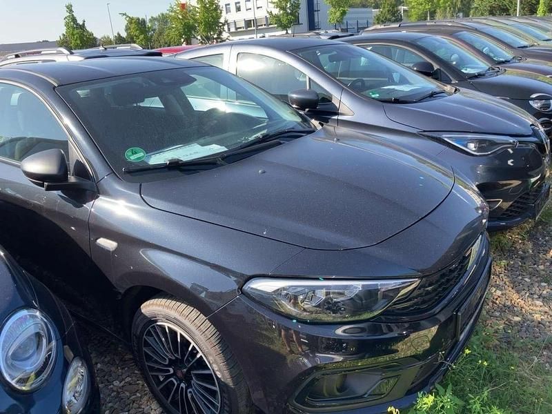 Cinema schwarz (5cd) Gebraucht 2023 Fiat Tipo Kombi | 19.998 € (Fairer Preis) - Bild 1/4