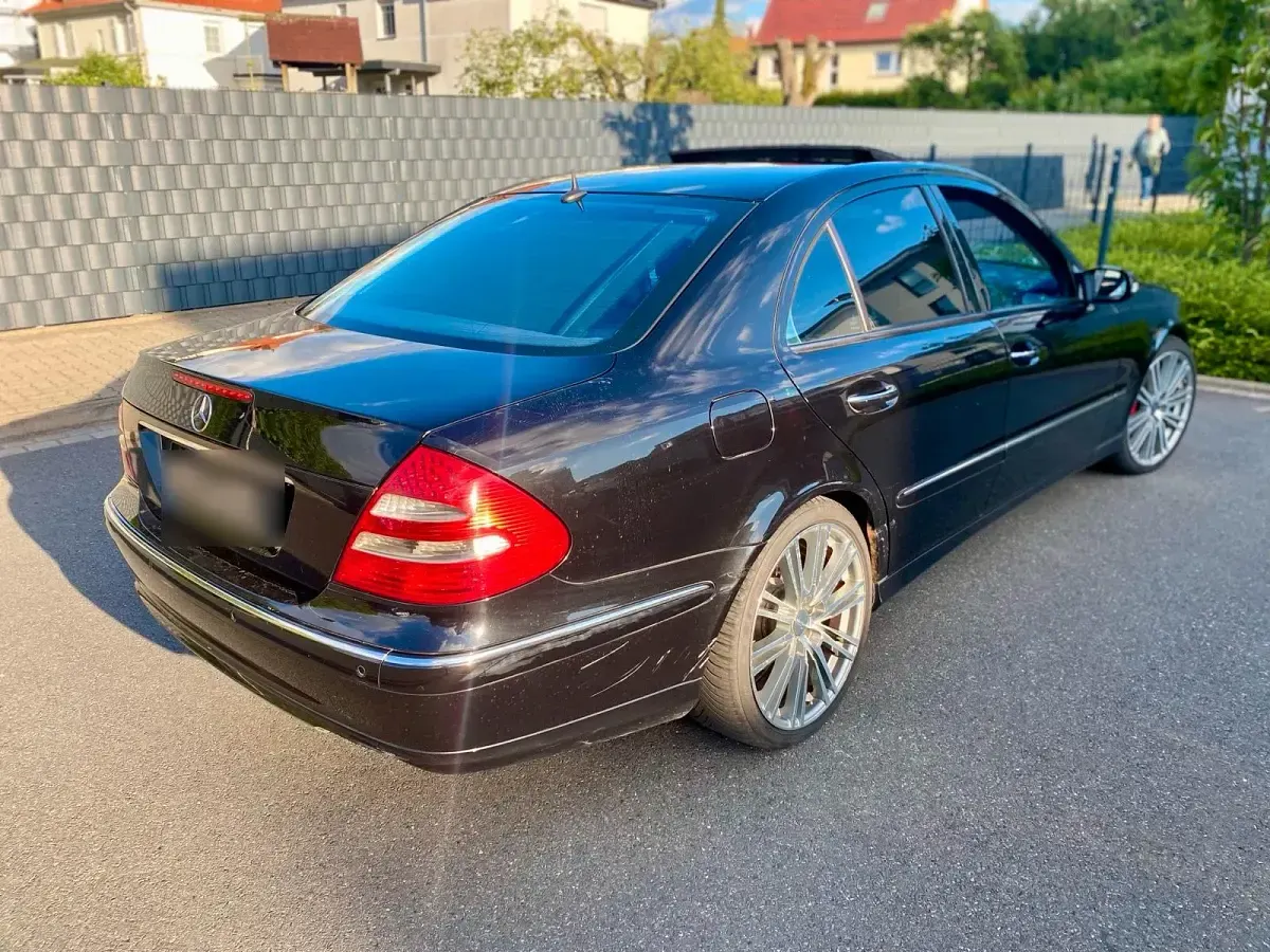 Gebraucht Mercedes E500 Avantgarde 306 PS (225 kW) 2003 Schwarz Limousine
