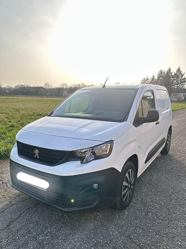 Gebraucht Peugeot Partner 75 PS (55 kW) 2019 Weiß Van / Kleinbus