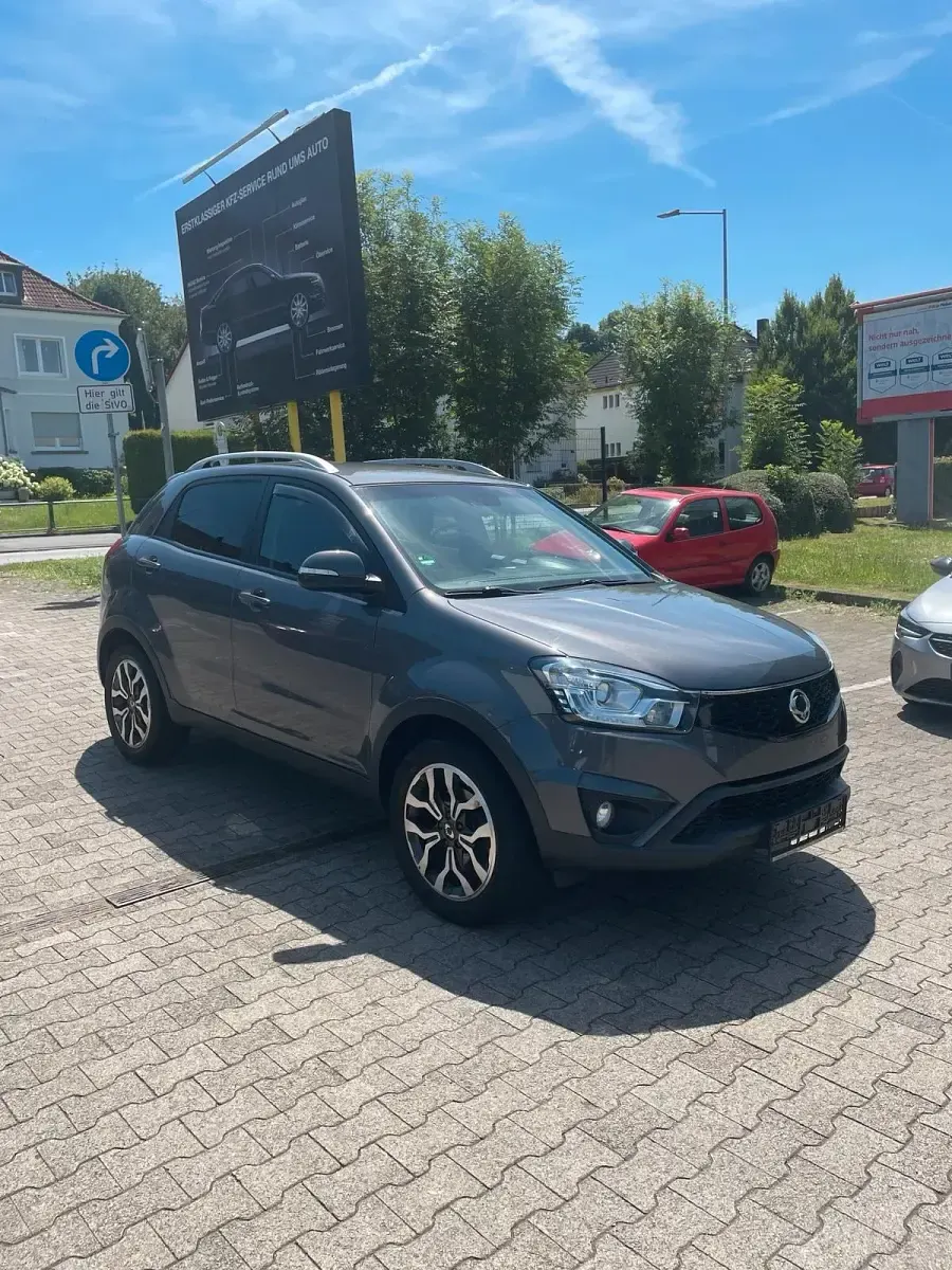 Gebraucht SsangYong Korando 150 PS (110 kW) 2016 Grau SUV