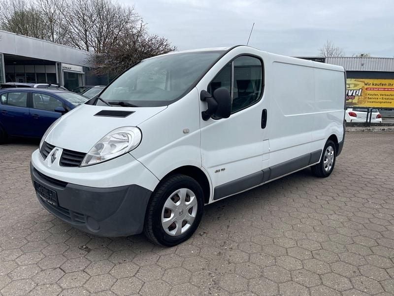 Gebraucht Renault Trafic 114 PS (83 kW) 2013 Weiß Van / Kleinbus