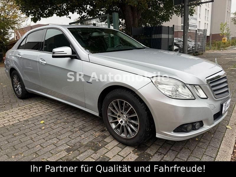 Gebraucht Mercedes E200 184 PS (135 kW) 2010 Iridiumsilber  metalliclack Limousine