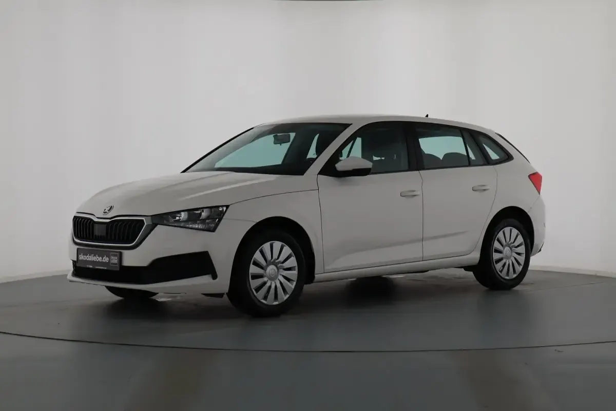 Gebraucht Skoda Scala 95 PS (69 kW) 2019 Candyweiss Kleinwagen