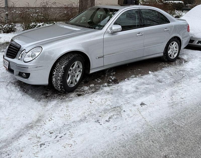 Gebraucht Mercedes E280 Elegance 190 PS (139 kW) 2006 Grau Limousine