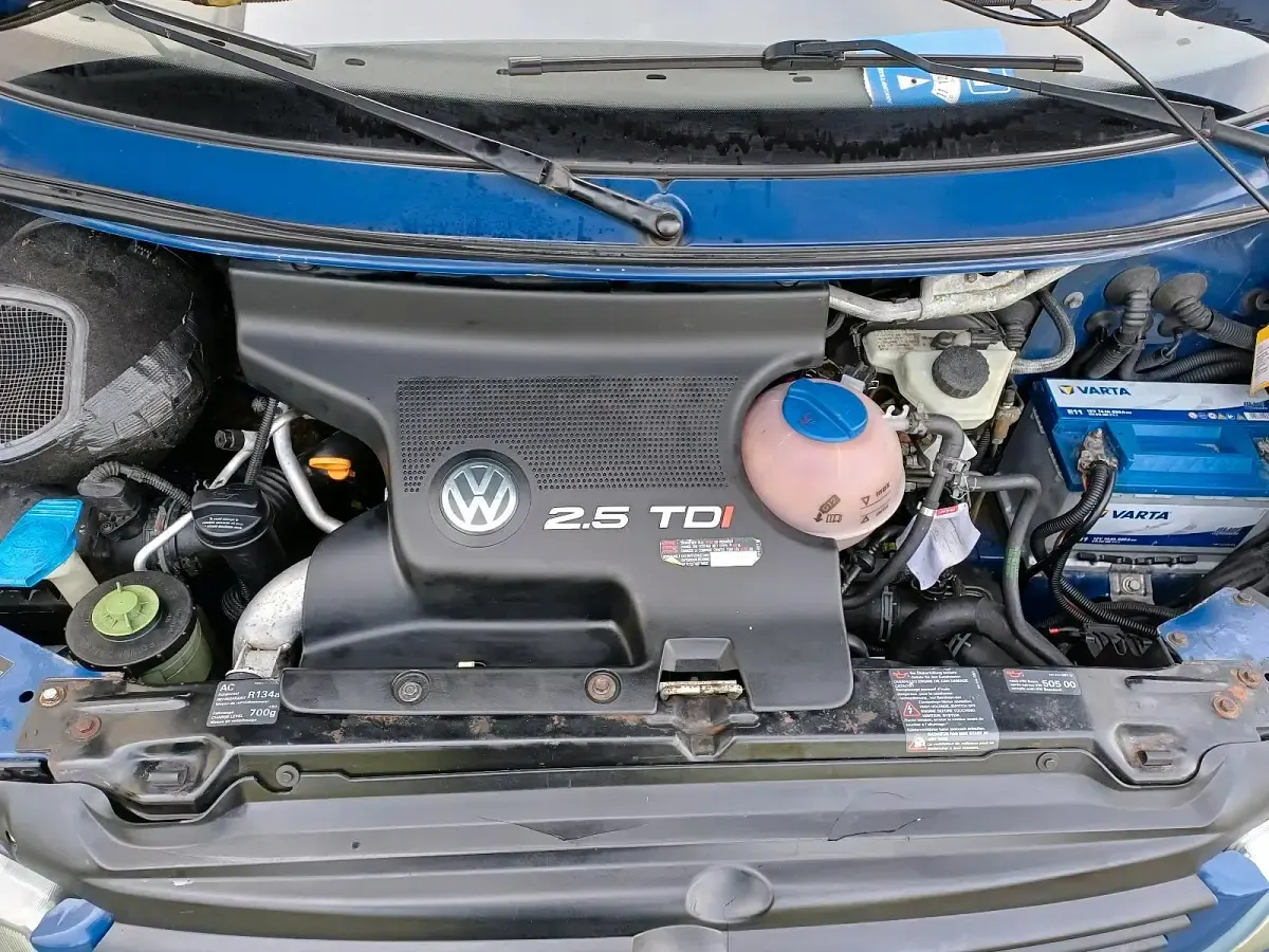Gebraucht VW Caravelle 151 PS (111 kW) 1998 Blau Van