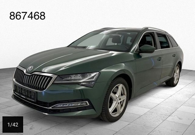 Green metallic Gebraucht 2020 Skoda Superb Style Kombi | 22.450 € (Guter Preis) - Bild 1/4