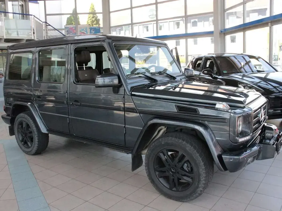Gebraucht Mercedes G350 211 PS (155 kW) 2014 Tenoritgrau metallic SUV