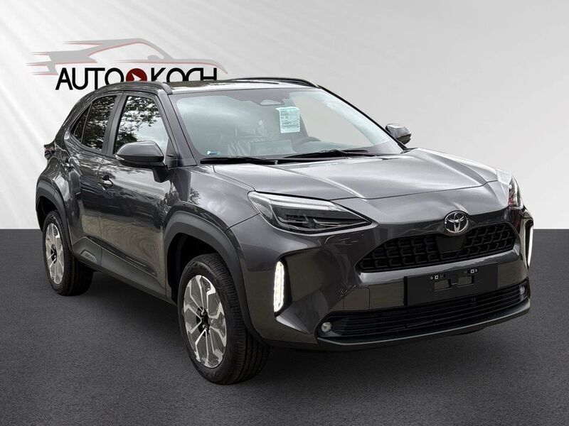 Grau Neu 2024 Toyota Yaris Cross Team SUV | 27.990 € - Bild 1/4
