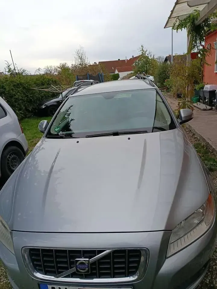 Gebraucht Volvo V70 Momentum 145 PS (106 kW) 2008 Grau Kombi