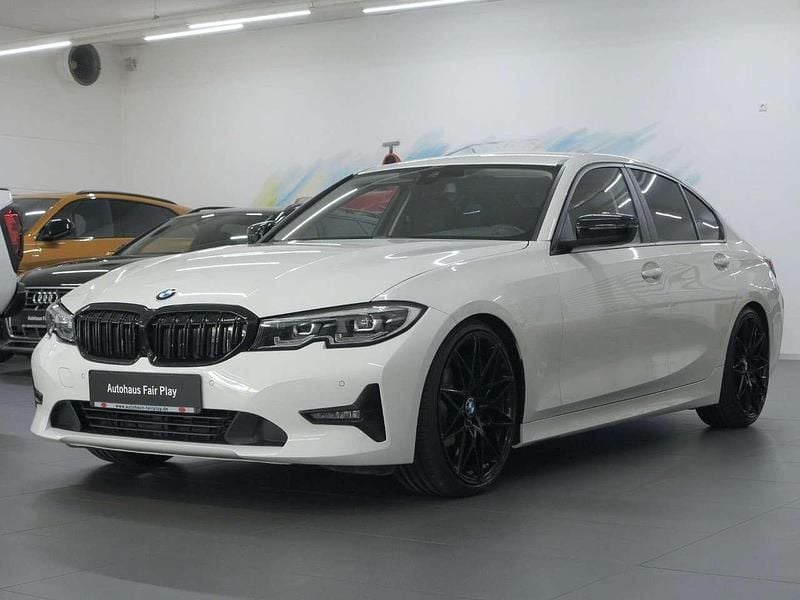 Alpinweiss 3 (300) Gebraucht 2019 BMW 318 Limousine | 22.890 € (Etwas zu teuer) - Bild 1/4