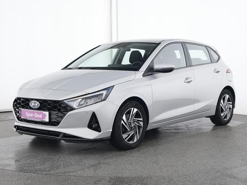 Sleek silver Gebraucht 2022 Hyundai i20 Trend Kleinwagen | 13.975 € (Fairer Preis) - Bild 1/4