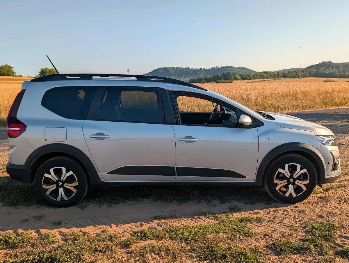 Gebraucht Dacia Jogger 110 PS (80 kW) 2023 Grau Van / Kleinbus