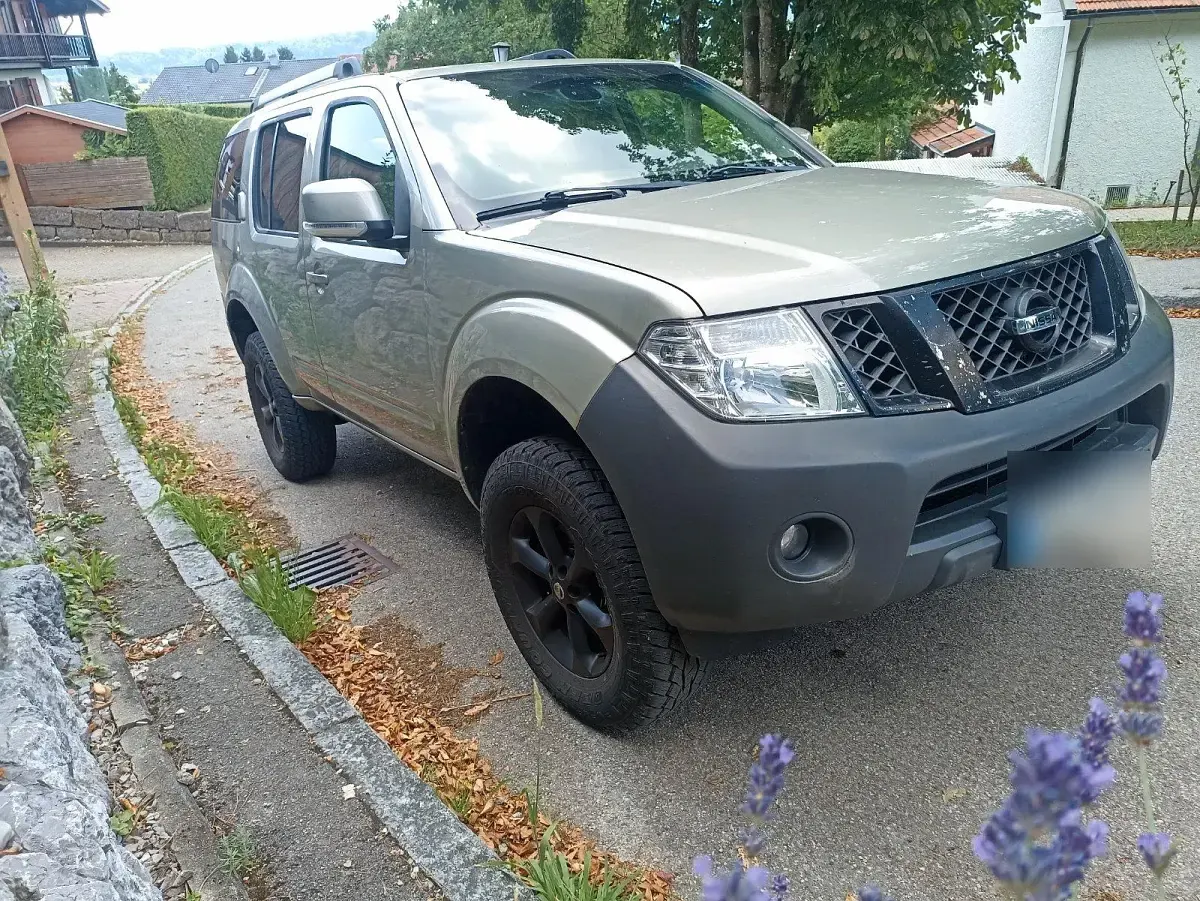 Gebraucht Nissan Pathfinder SE 190 PS (139 kW) 2012 Silber SUV
