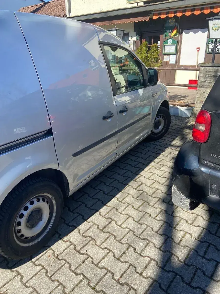 Gebraucht VW Caddy Highline 102 PS (75 kW) 2016 Silber Van / Kleinbus