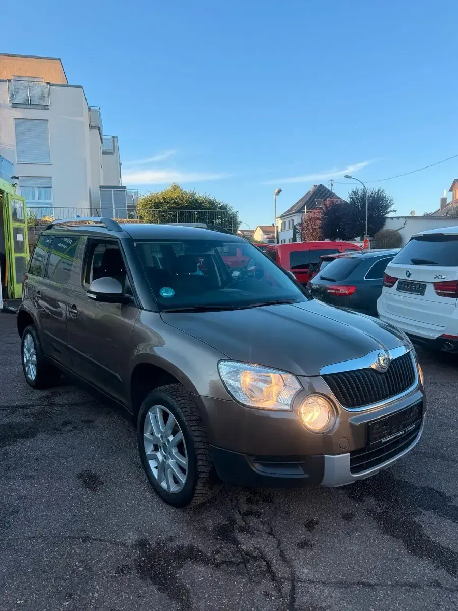 Gebraucht Skoda Yeti 152 PS (111 kW) 2012 Braun SUV