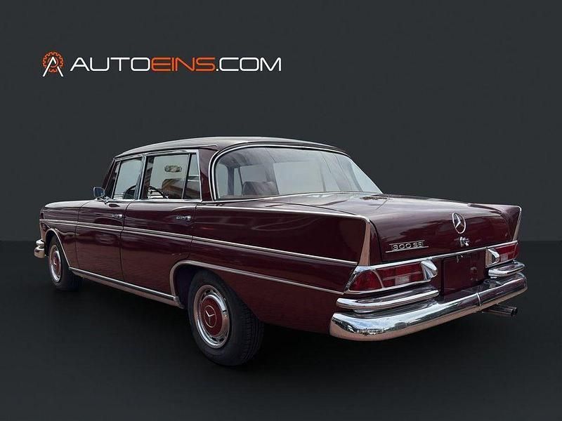 Gebraucht Mercedes 300 170 PS (125 kW) 1962 Rot Limousine
