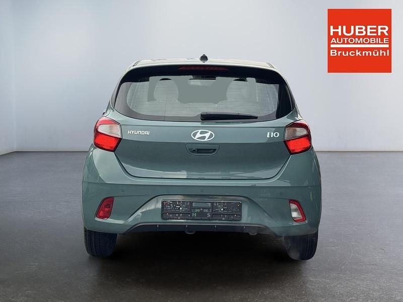 Neu Hyundai i10 79 PS (58 kW) 2025 Mangroove green Kleinwagen