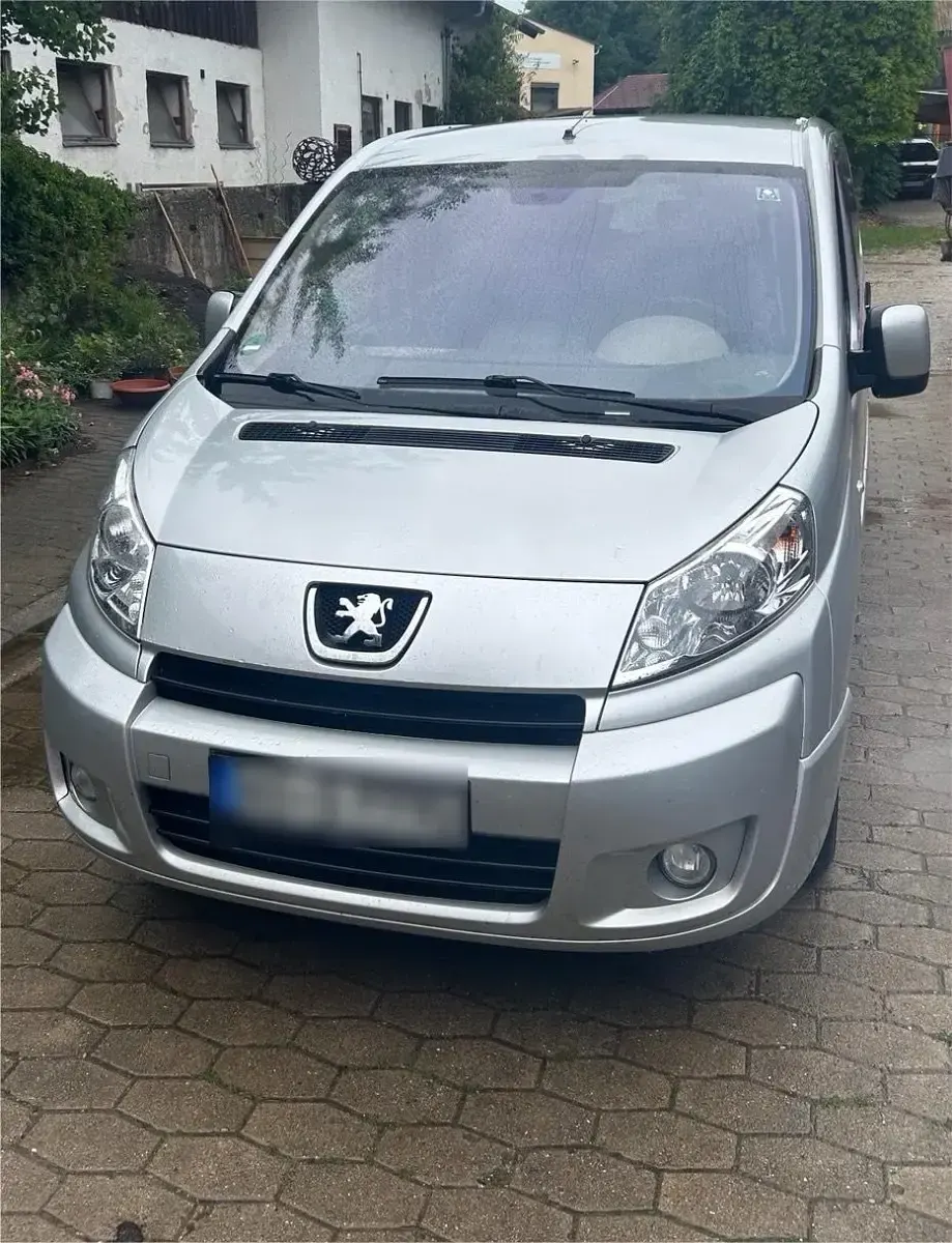 Gebraucht Peugeot TePee Premium 163 PS (119 kW) 2011 Silber Van / Kleinbus