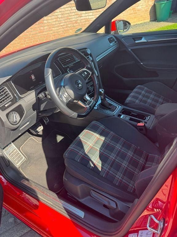 Gebraucht VW Golf VII GTI 245 PS (180 kW) 2019 Rot Limousine