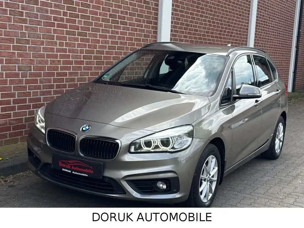 Gebraucht BMW 218 Active Tourer 136 PS (100 kW) 2016 Silber Van / Kleinbus