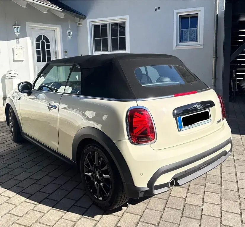 Gebraucht Mini Cooper Classic 136 PS (100 kW) 2022 Weiß Kleinwagen