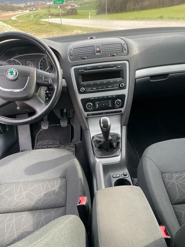 Gebraucht Skoda Octavia 152 PS (111 kW) 2012 Weiß Kombi