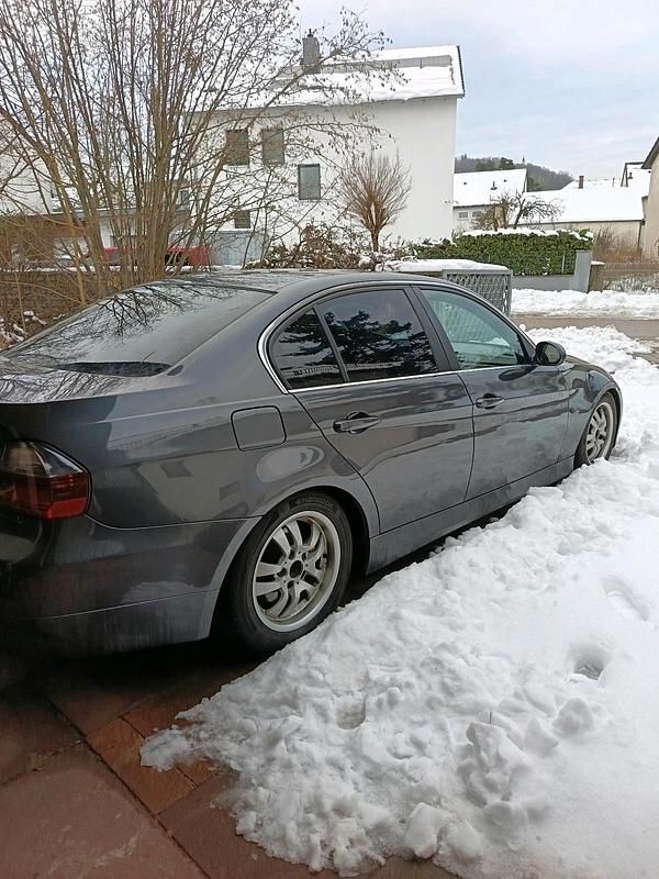 Gebraucht BMW 325 218 PS (160 kW) 2005 Grau Limousine