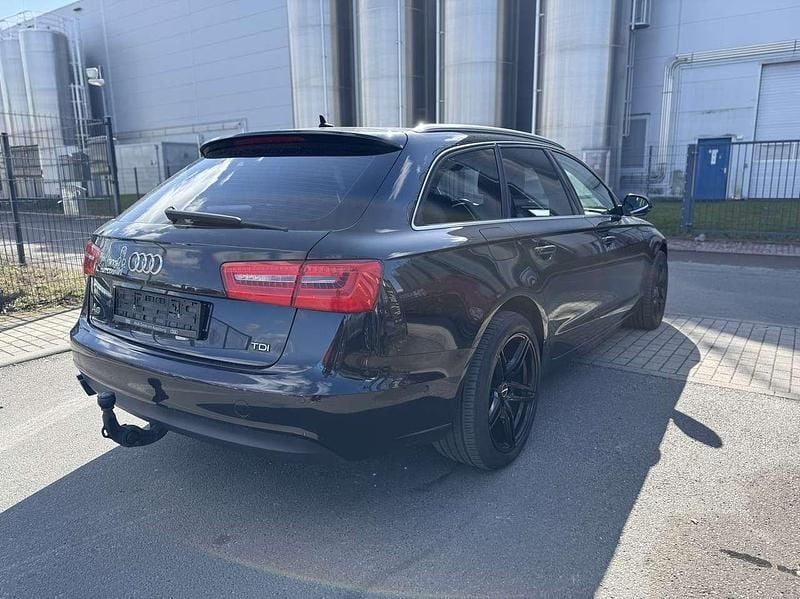 Gebraucht Audi A6 177 PS (130 kW) 2013 Schwarz Kombi