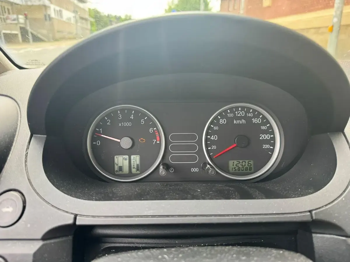Gebraucht Ford Fiesta 69 PS (50 kW) 2004 Silber Kleinwagen