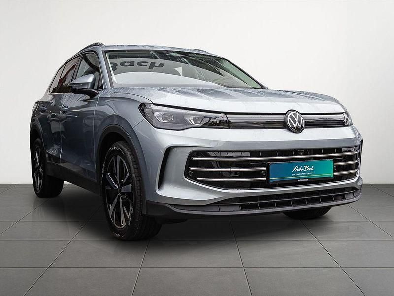 Gebraucht VW Tiguan Elegance 150 PS (110 kW) 2025 Oyster silver metallic SUV
