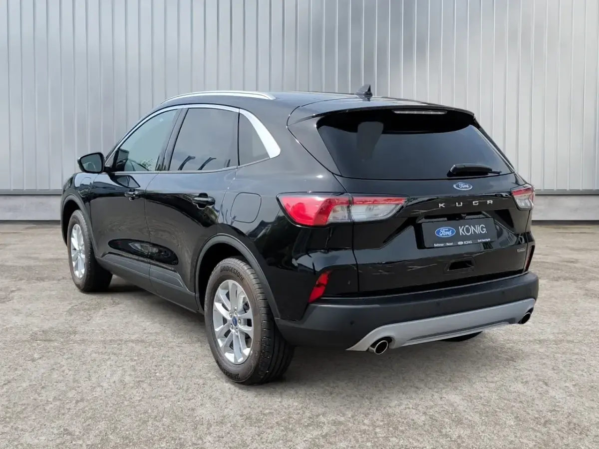 Usado Ford Kuga Titanium 224 HP (164 kW) 2024 Preto SUV