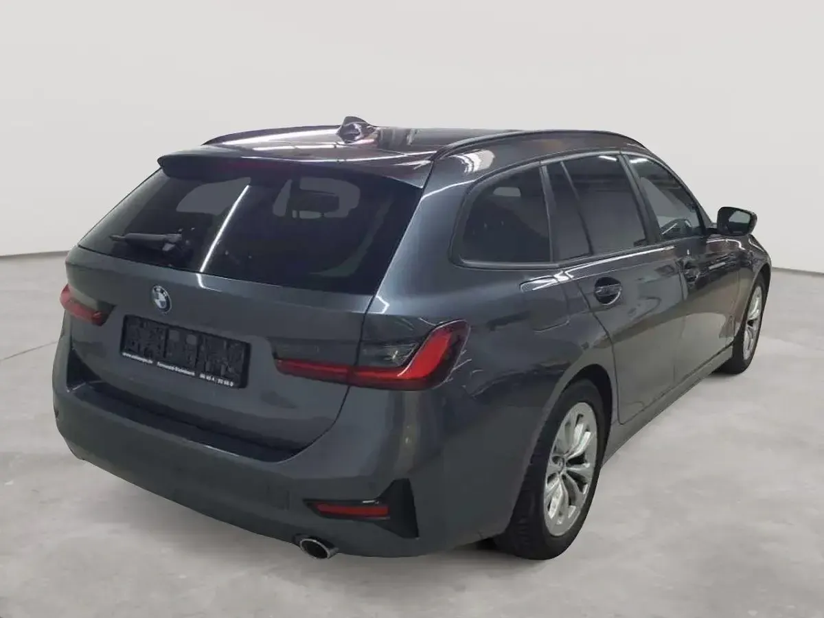 Gebraucht BMW 318 Advantage 150 PS (110 kW) 2022 Grau Kombi