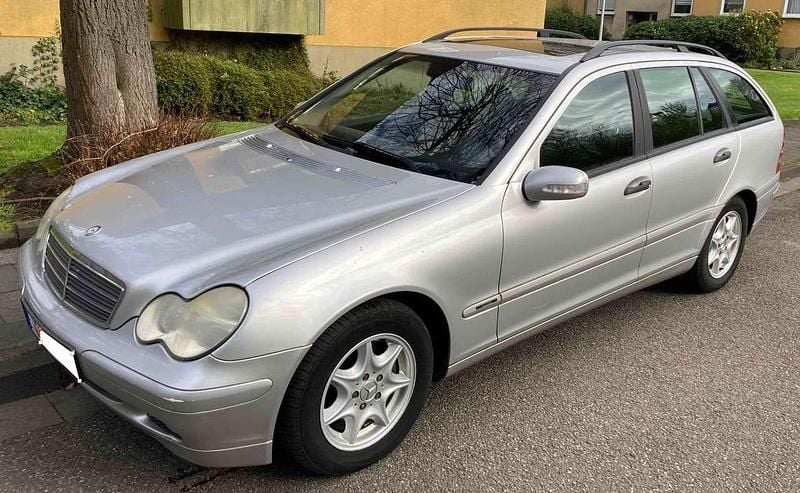 Gebraucht Mercedes C200 Classic 122 PS (89 kW) 2004 Grau Kombi