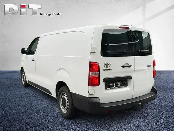 Gebraucht Toyota Proace 122 PS (89 kW) 2021 Schaumweiß Van / Kleinbus