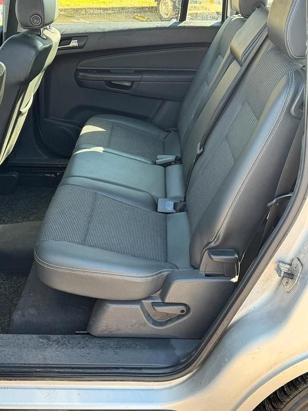 Gebraucht Opel Zafira 2007 Silber Van / Kleinbus