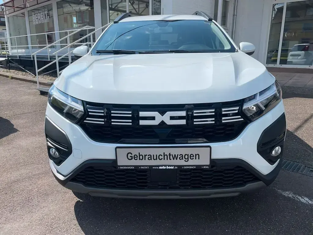 Gebraucht Dacia Jogger Expression 110 PS (80 kW) 2024 Weiß Van / Kleinbus