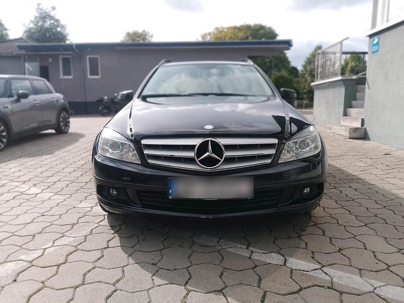 Schwarz Gebraucht 2010 Mercedes C220 Kombi | 5.200 € (Fairer Preis) - Bild 1/4