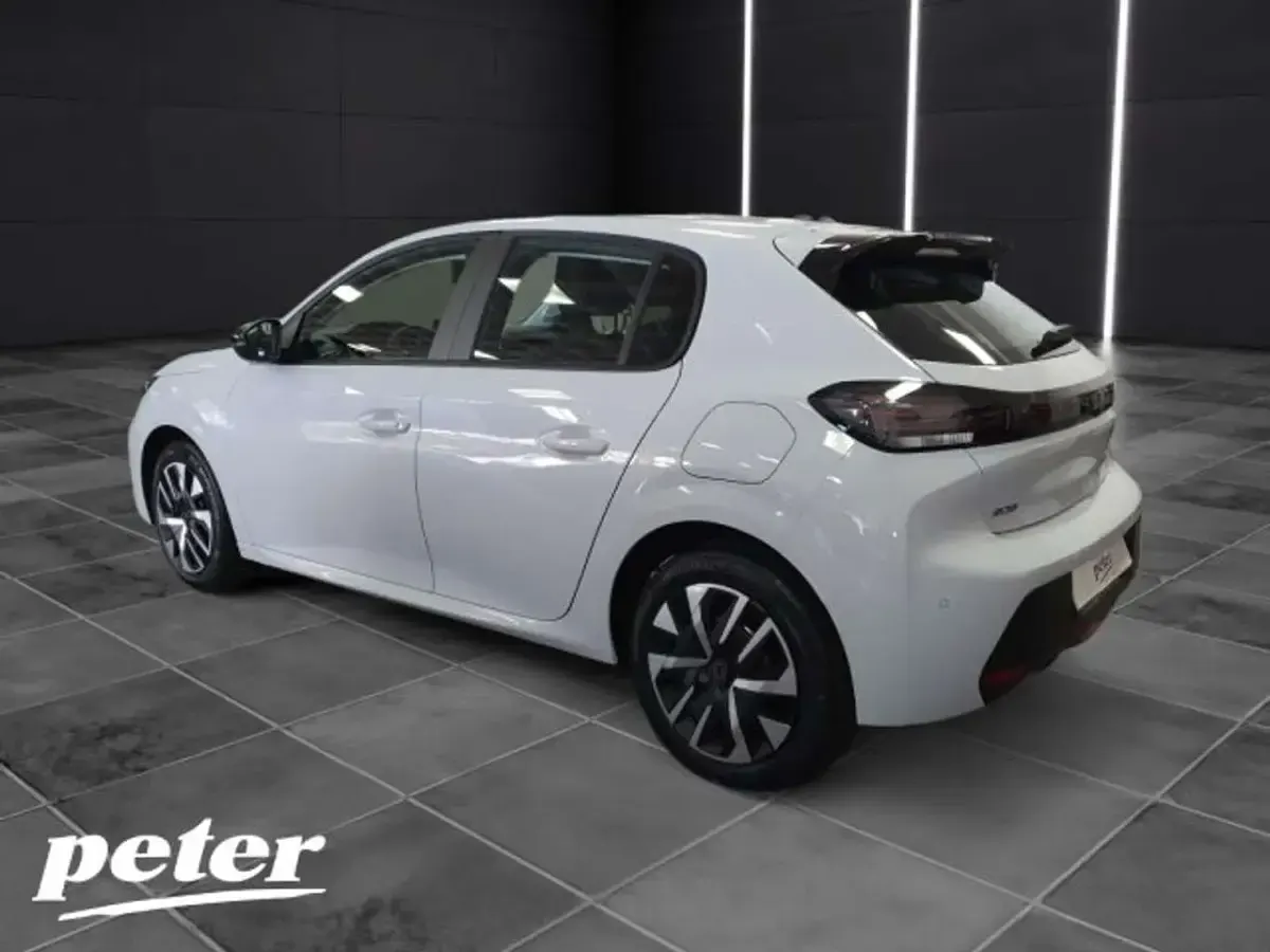 Gebraucht Peugeot 208 Style 101 PS (74 kW) 2026 Met. okenit weiß Kleinwagen
