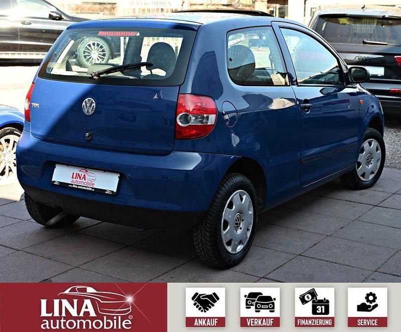 Second-hand VW Fox 54 CP (39 kW) 2006 Albastru Hatchback