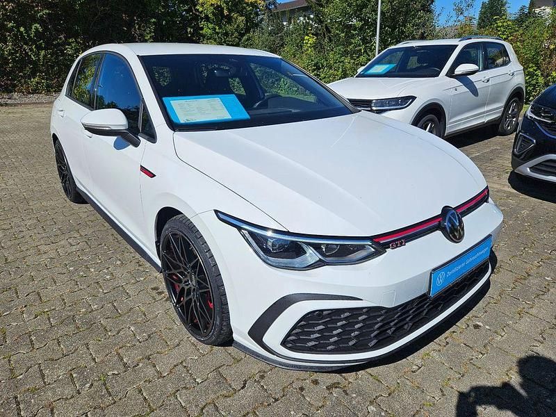 Pure white Gebraucht 2024 VW Golf VIII GTI Limousine | 34.489 € (Fairer Preis) - Bild 1/4
