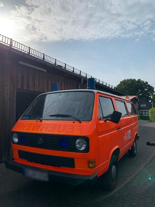 Rot Gebraucht 1984 VW T3 Van | 9.000 € - Bild 1/4